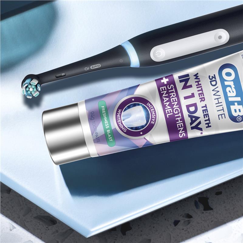 Buy Oral B Toothpaste 3D White Intensive Whitening Freshness Blast 94g